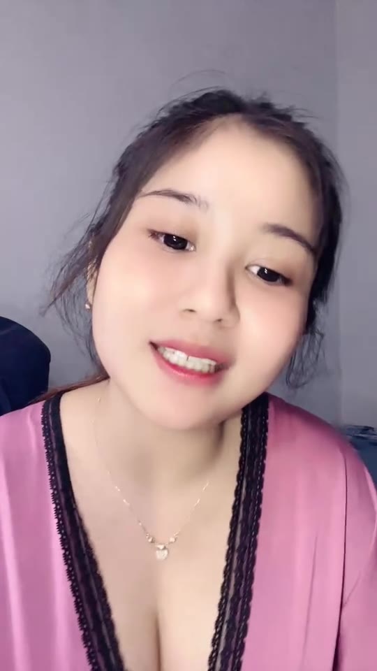 Reree New Host Cakep Imut Penasaran Binalnya HOT51