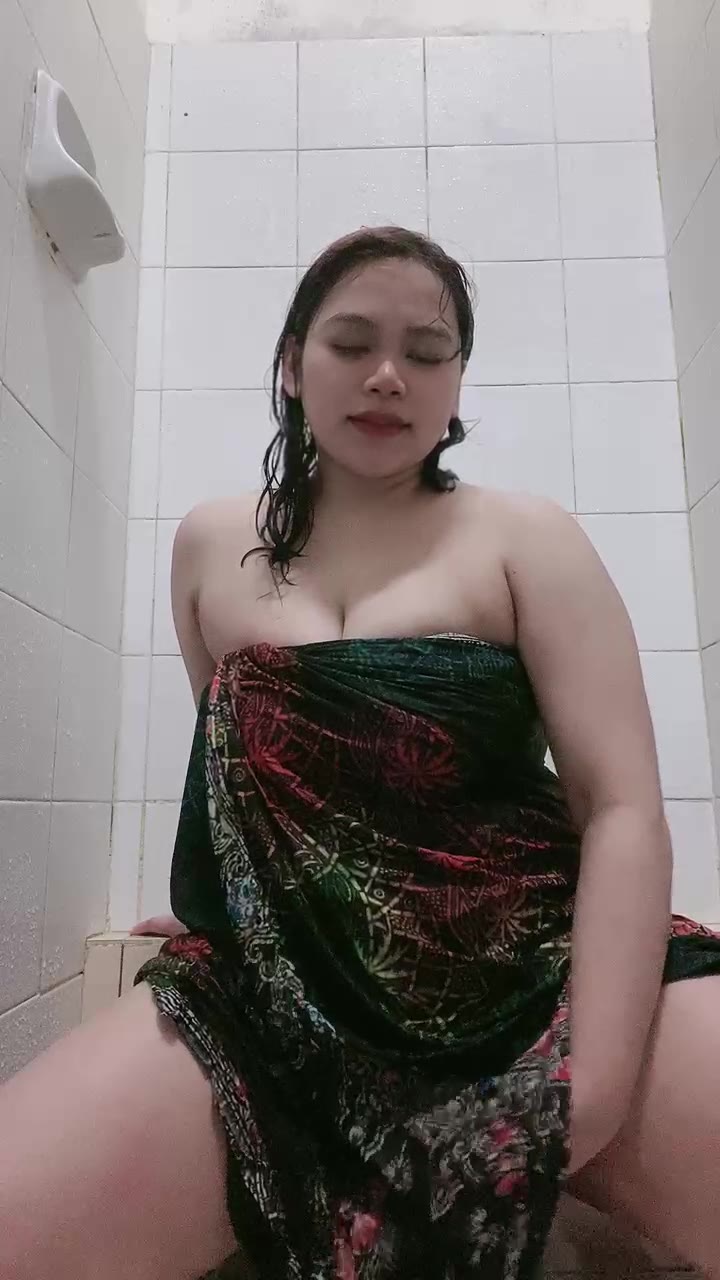 Mandi Kembang Bareng Ichaa Tobrut Baik ID 60682547 Mango