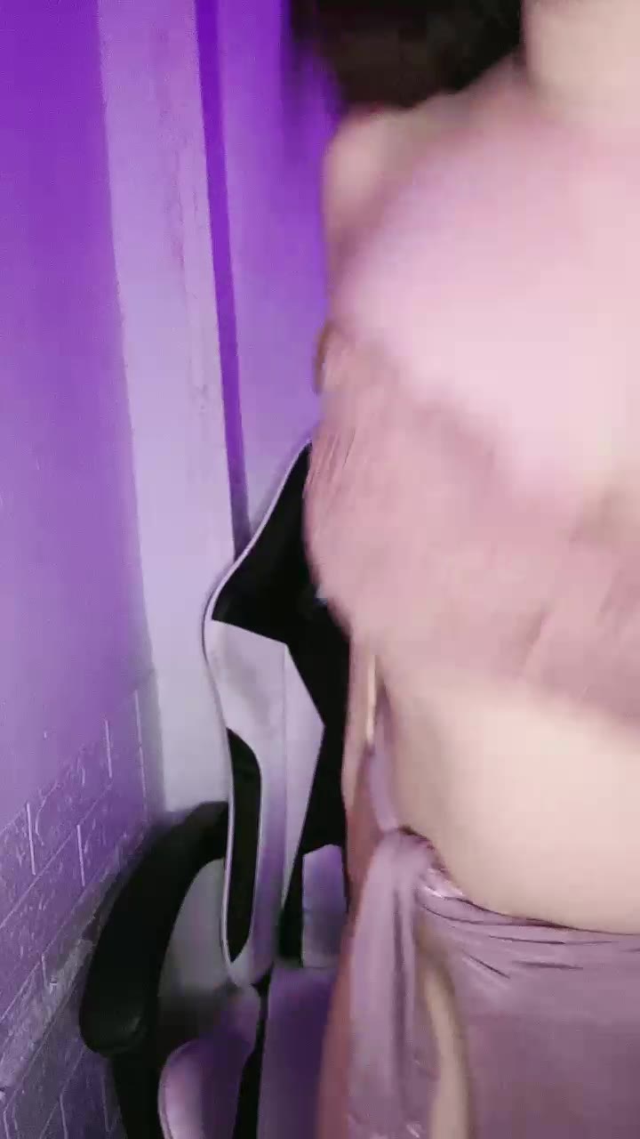 Chalisa Menir Cakep Nekat Pamer Lobang Pipis ID 93040583 Mango